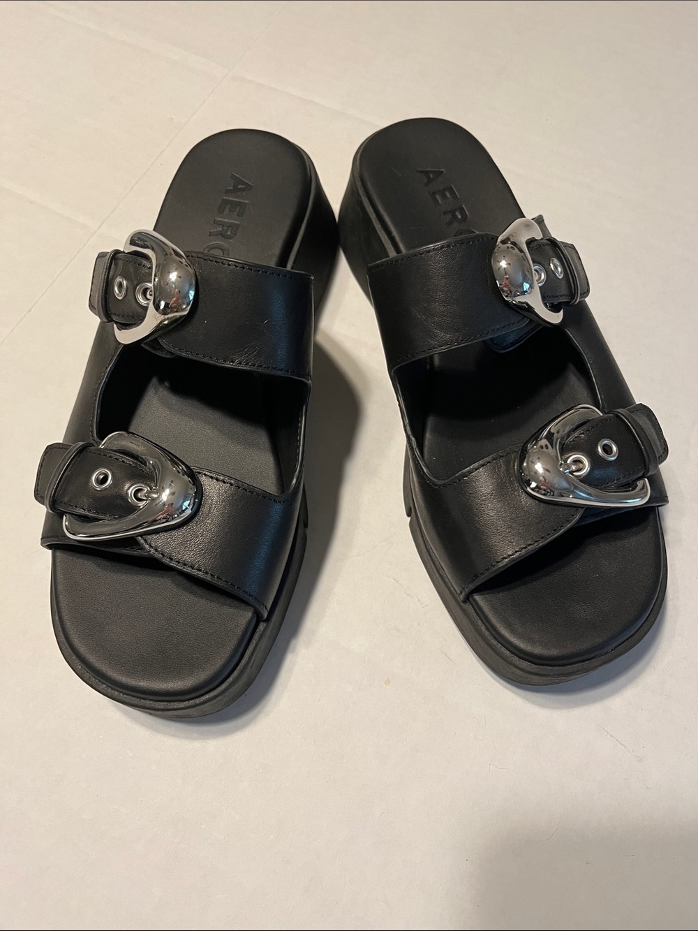 AEROSOLES Black Double-Buckle Slide Sandals with Silver Hardware Lug Sole 7